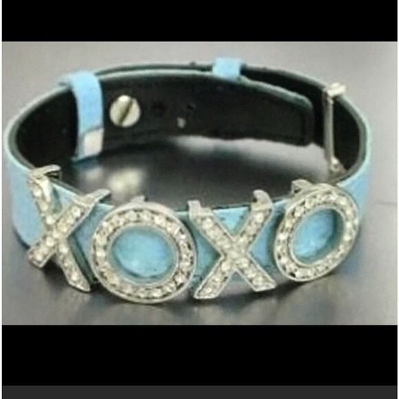 Baby Blue Leather & Crystal Bracelet~New - Picture 1 of 1